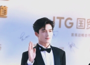 英雄联盟总决赛直播-新星崭露头角，耀眼夺目