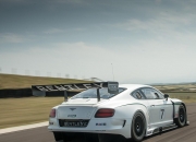 英雄联盟总决赛时间-同一种哨声，当比利亚雷亚尔与三笘薰在历史的交汇处共享生存