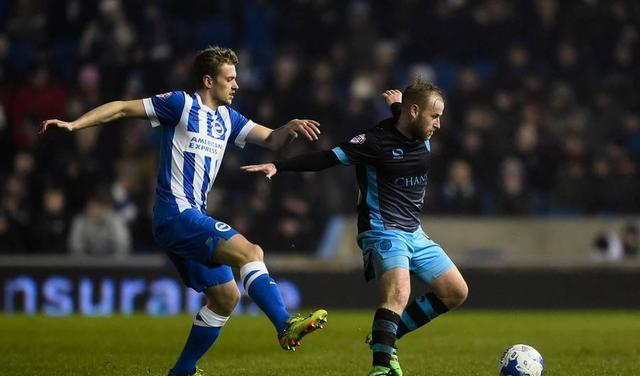 湖城主场大胜卡迪夫城,拿下三分 湖城主场大胜卡迪夫城,拿下三分