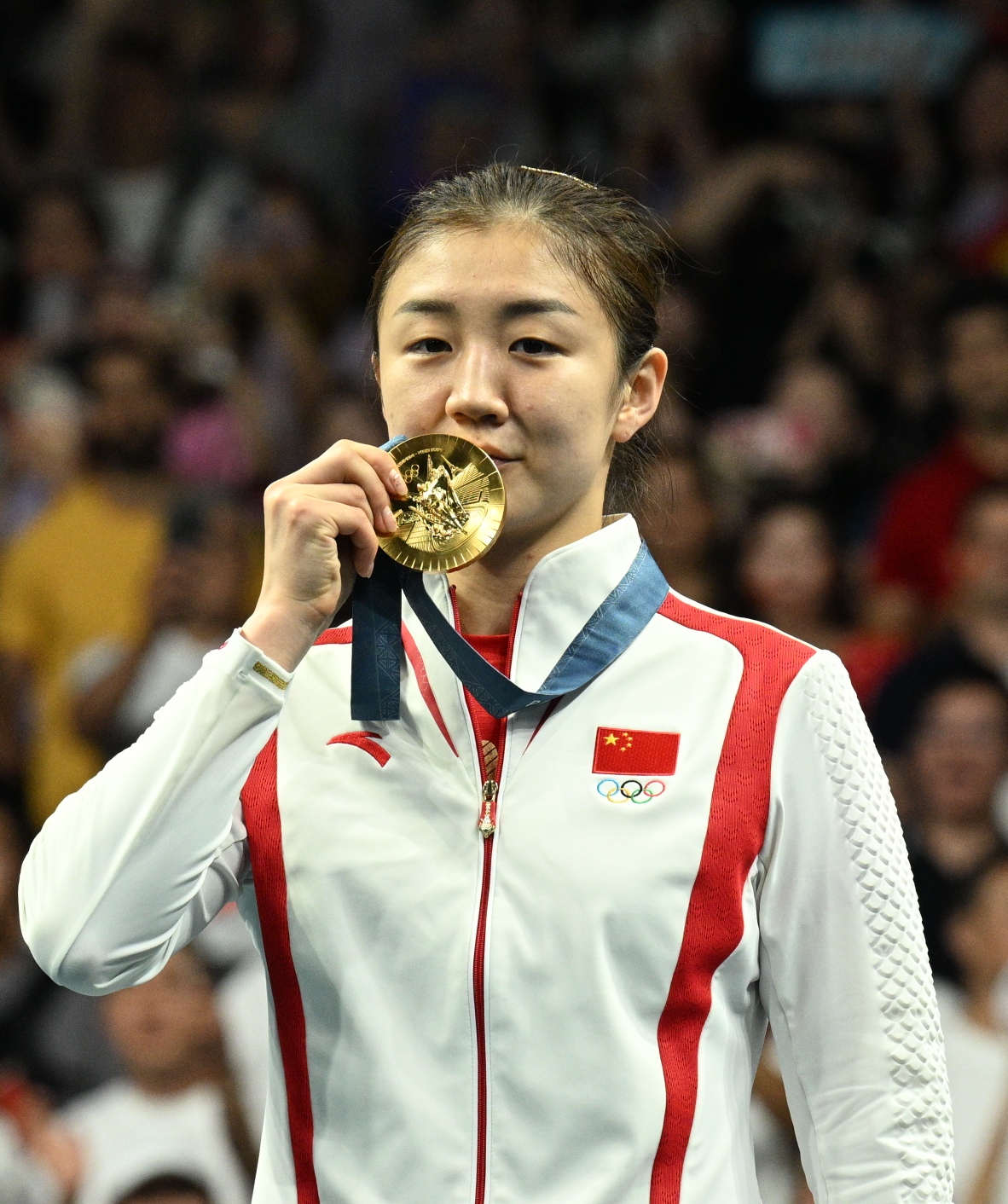 激烈交锋后中国队力压对手,登上领奖台的简单介绍 激烈交锋后中国队力压对手,登上领奖台的简单介绍