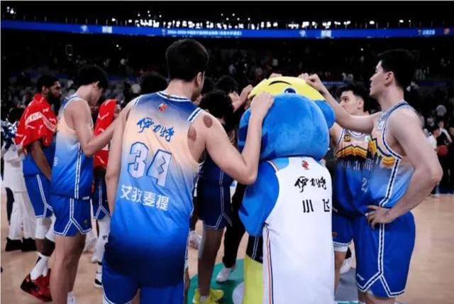 关于周末篮球盛宴开启,球迷期待翻盘的信息 关于周末篮球盛宴开启,球迷期待翻盘的信息