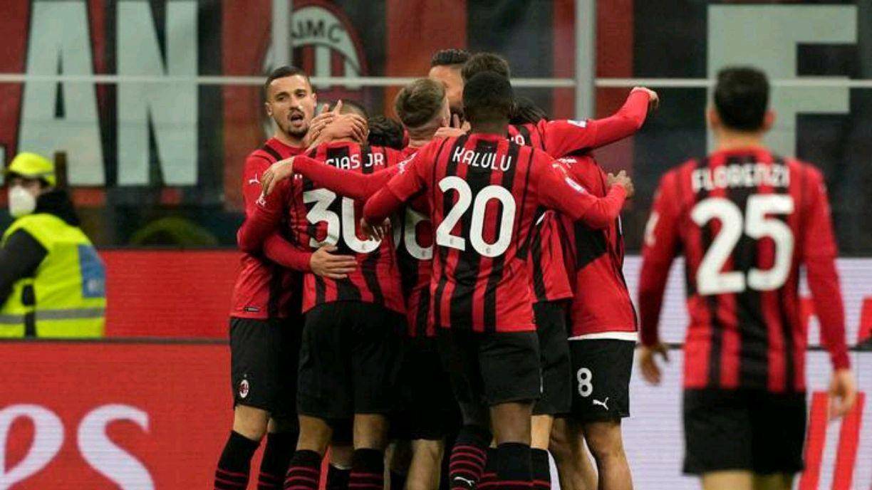 意大利劲旅：AC米兰轻取巴塞罗那晋级的简单介绍