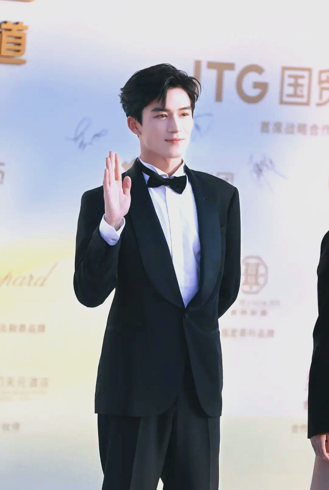 新星崭露头角，耀眼夺目