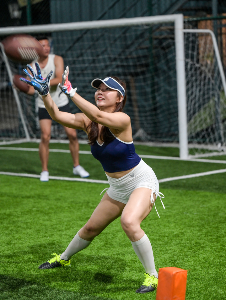 橄榄球热度飙升,网友热议不断 橄榄球热度飙升,网友热议不断