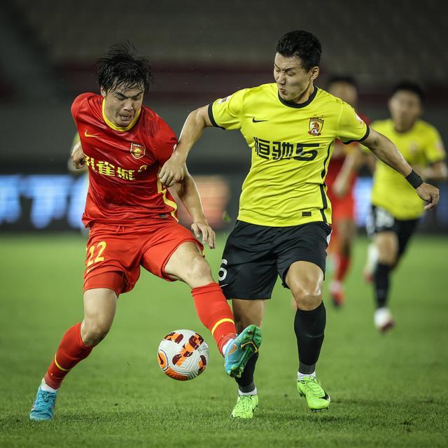 荷兰队奋力一搏，终于成功晋级