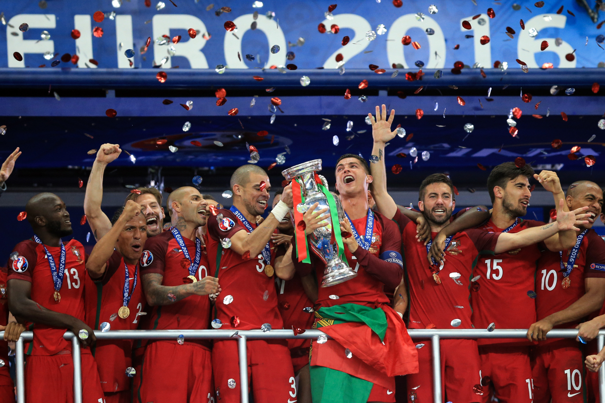 荷兰队奋力一搏，终于成功晋级