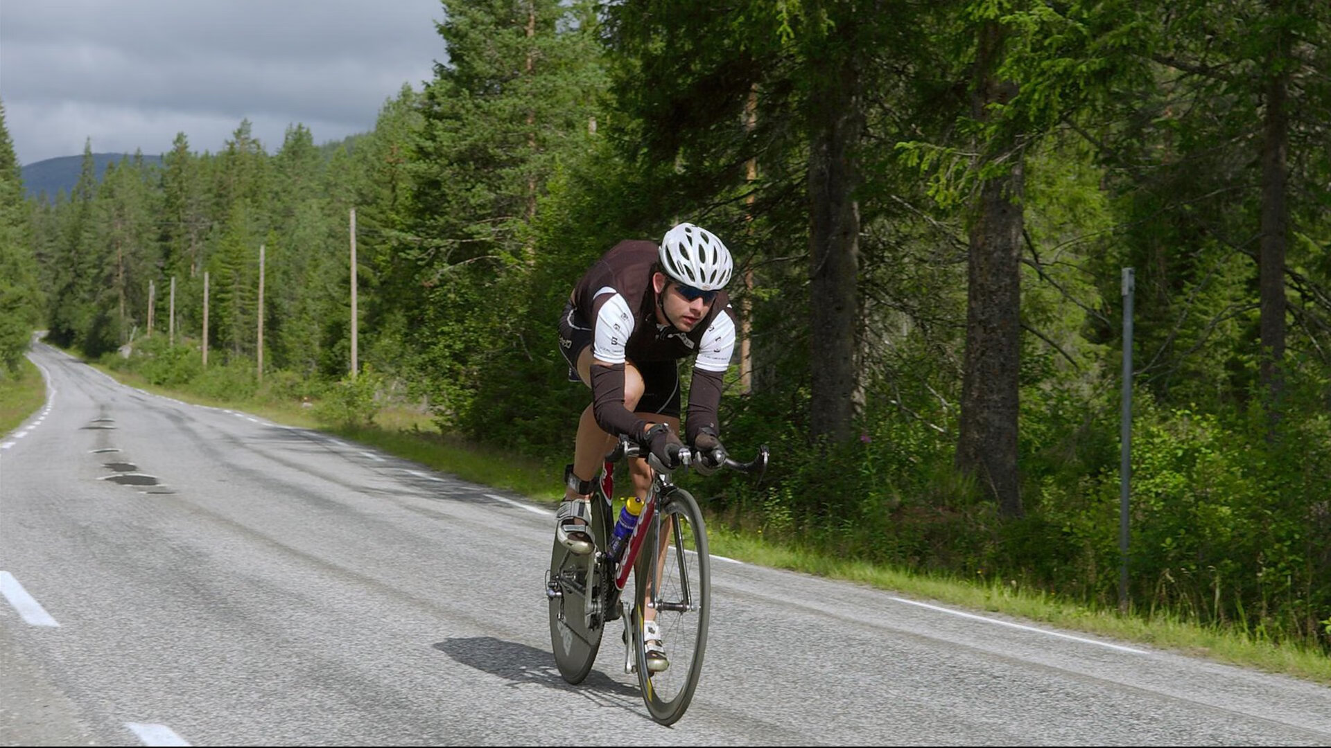 当梅西传球穿越篮球场,东决关键战之夜的跨界节奏大师