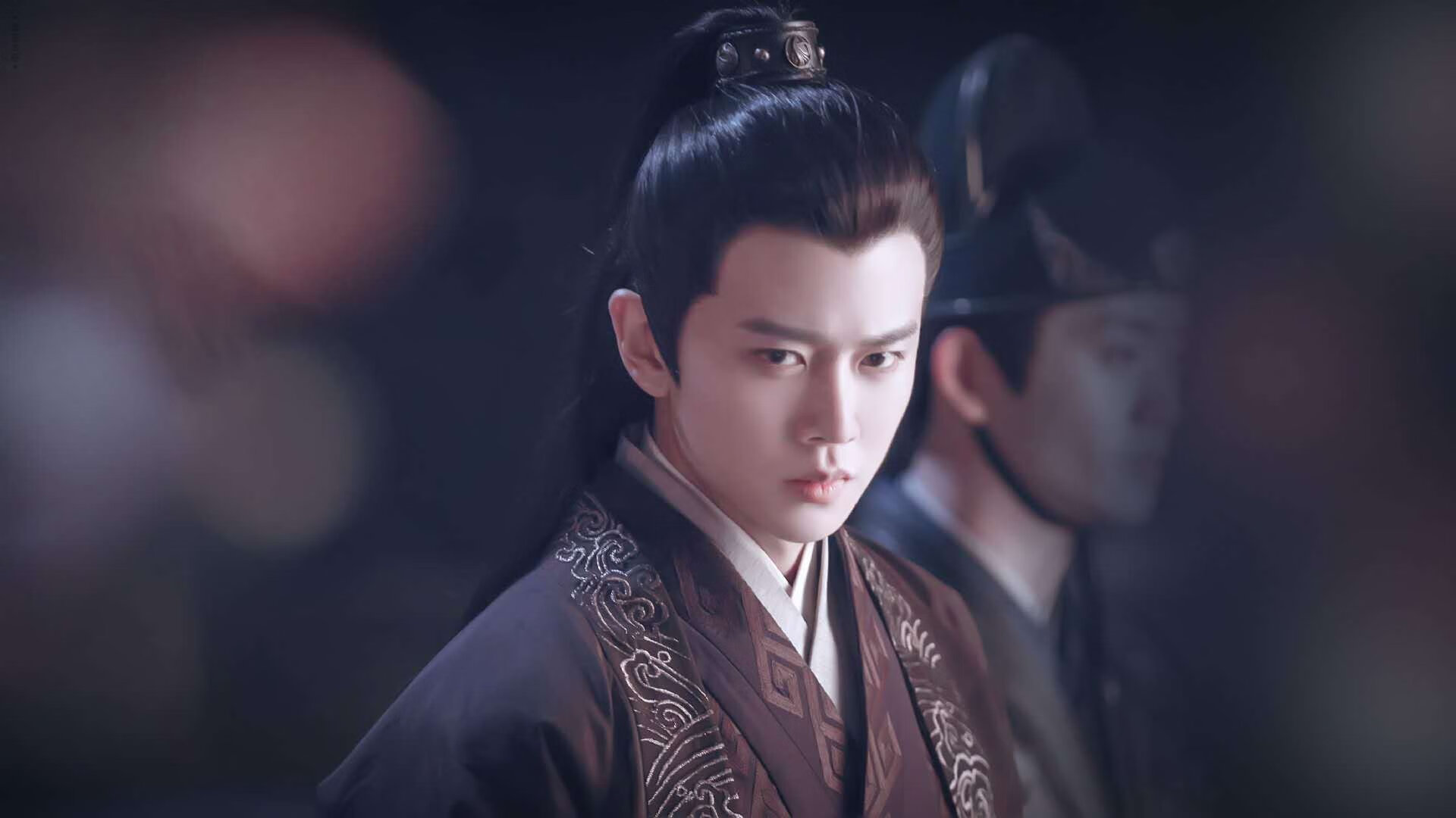 当上海队对阵开拓者，字母哥在虚拟赛场的大舞台本能