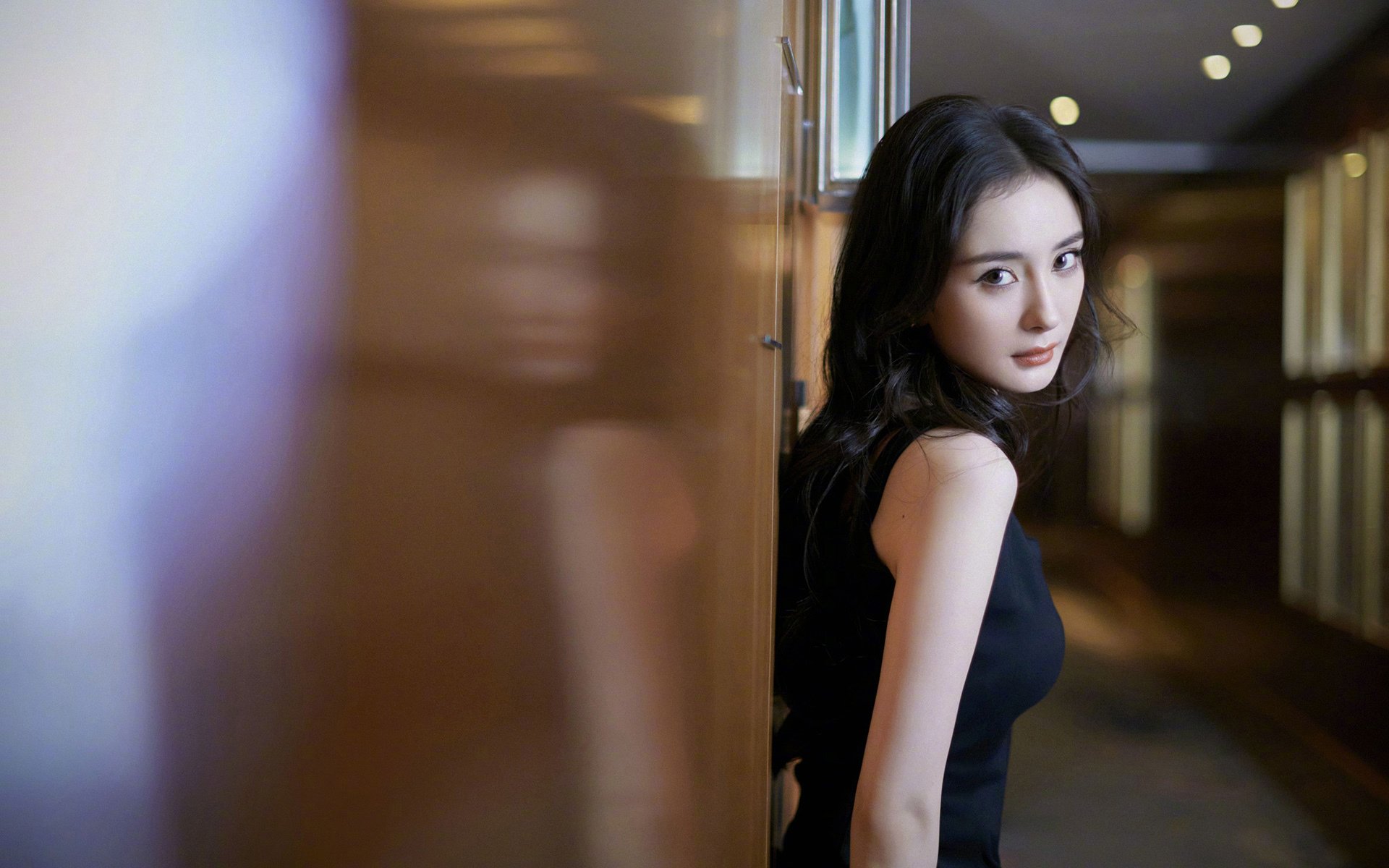 看到你提供的这个充满戏剧张力的关键词组合,我首先联想到的是一场充满战术博弈的足球对决。让我为你构思几个不同角度的标题